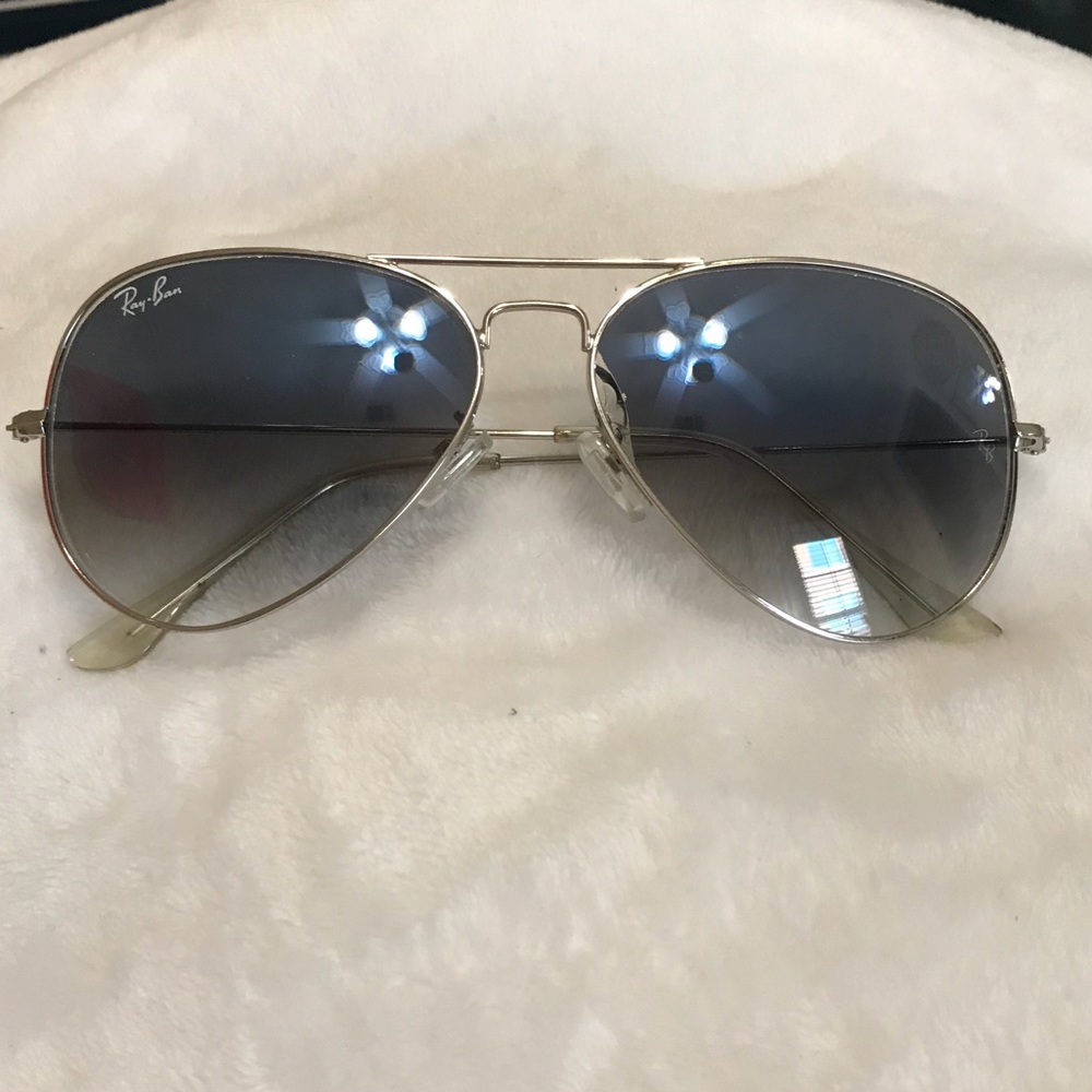 MAKE AN OFFER... Ray ban gradient aviators